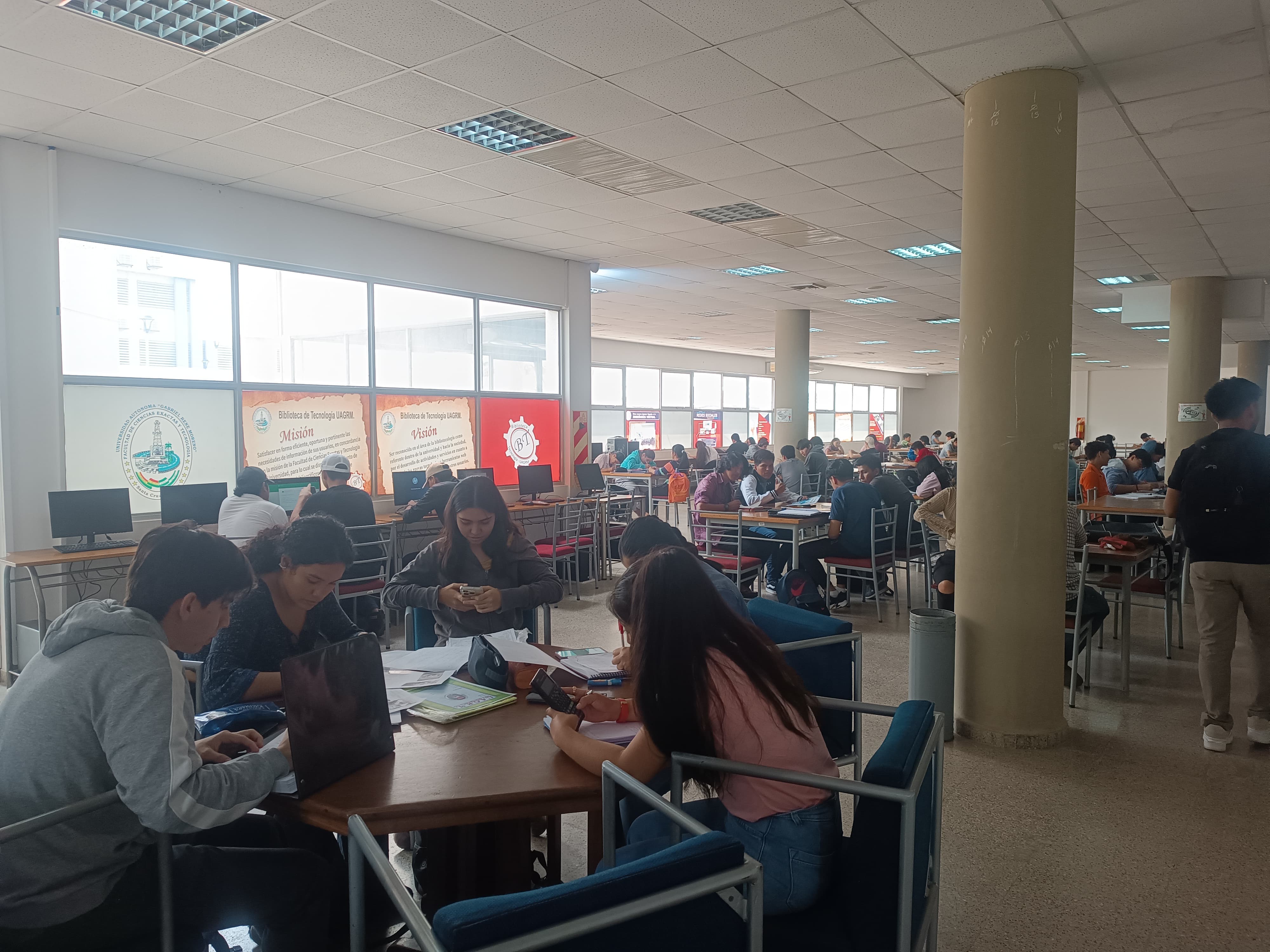 Sala de lectura planta baja 10-sep.-2024.jpg